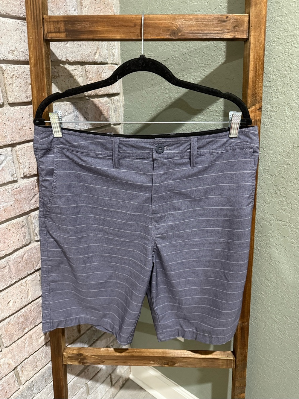 Men's Gray Striped Hybrid Shorts - Casual Stretch